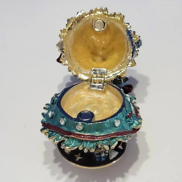 Vintage Enamel Christmas Tree Trinket Box - Picture 3 of 4